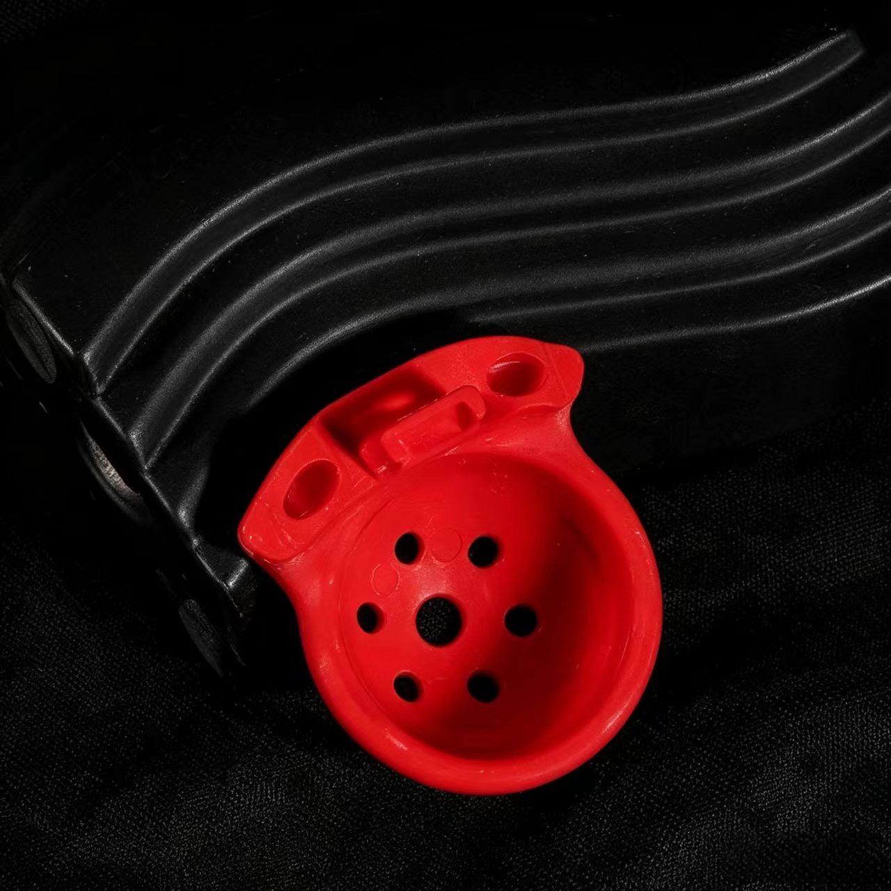 Red Black Pot Lid Chastity Cage