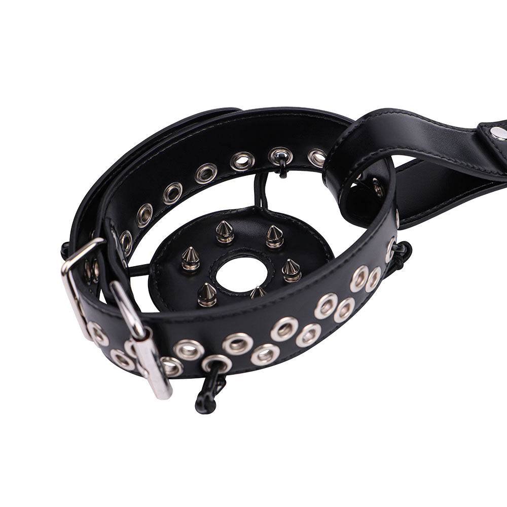 Black breast band buckle and removable riveted cover close-up